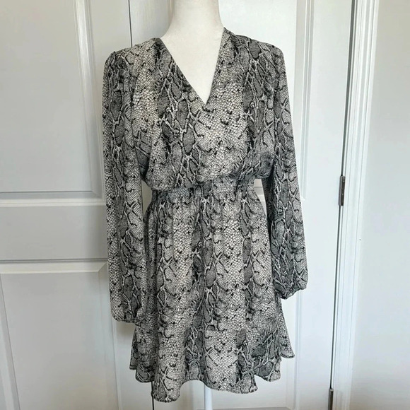 Banana Republic Factory FLOUNCE FIT-AND-FLARE DRESS Size M - Picture 1 of 5